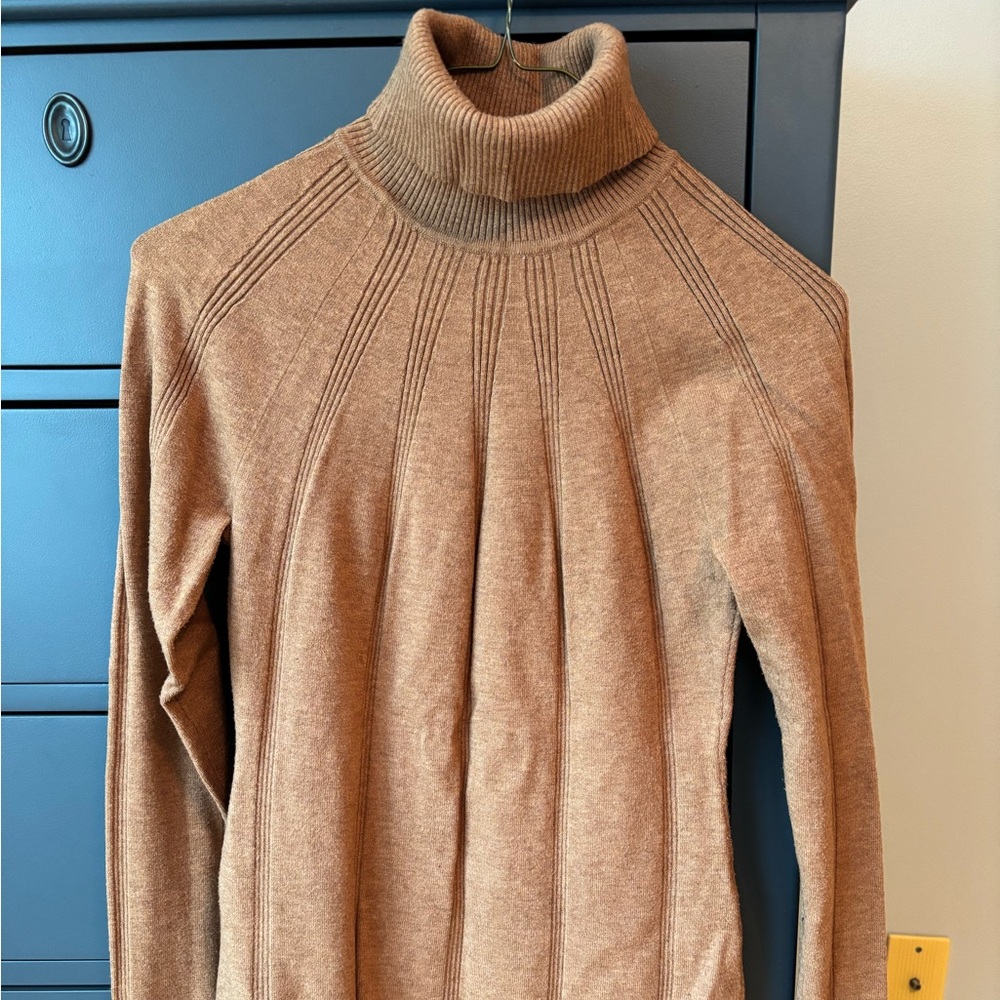 Camel fitted turtleneck sweater